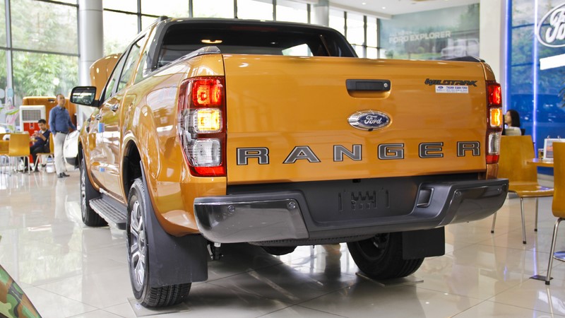 đuôi xe ranger wildtrak