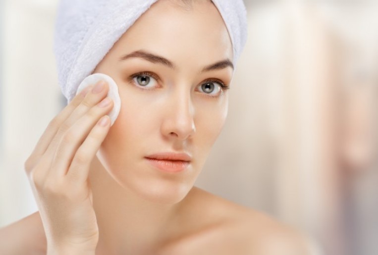 Bí quyết từ chuyên gia trang điểm: Làm thế nào để chăm sóc da nhờn ? Bí quyết từ chuyên gia trang điểm: Làm thế nào để chăm sóc da nhờn ?