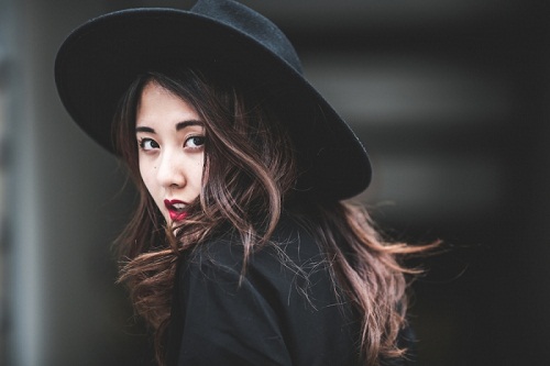 Hàng mi rườm rượp gợi tình đúng mốt Hàng mi rườm rượp gợi tình đúng mốt