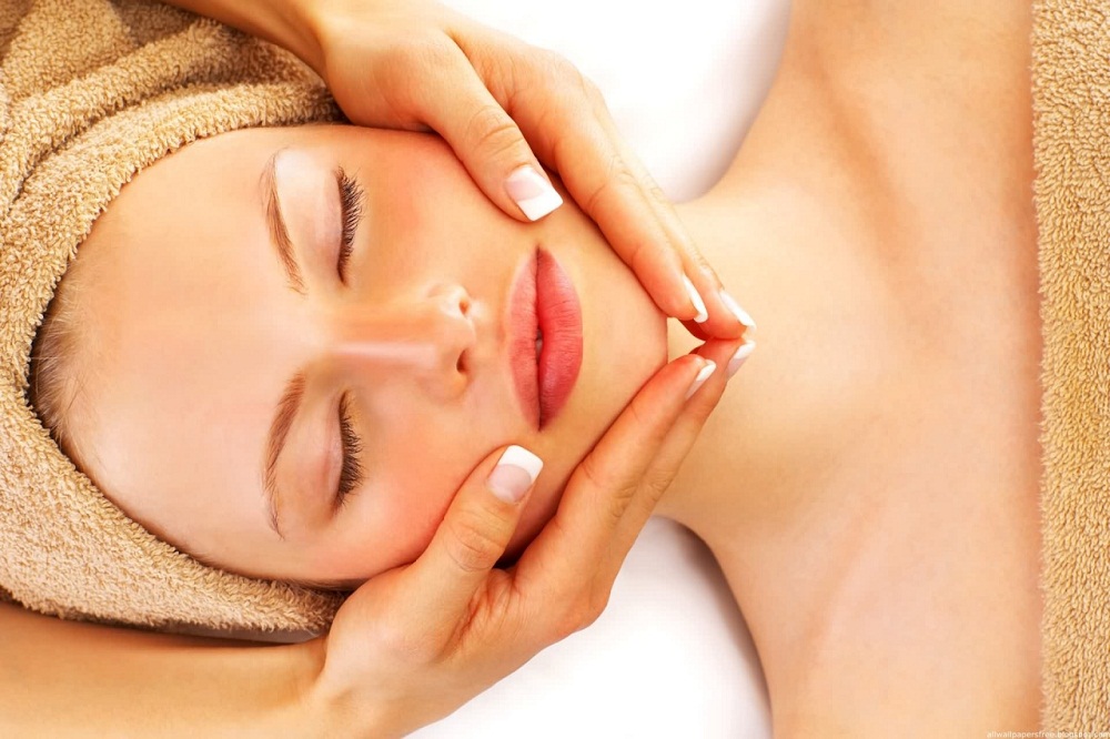Tại sao nên massage mặt thường xuyên Tại sao nên massage mặt thường xuyên
