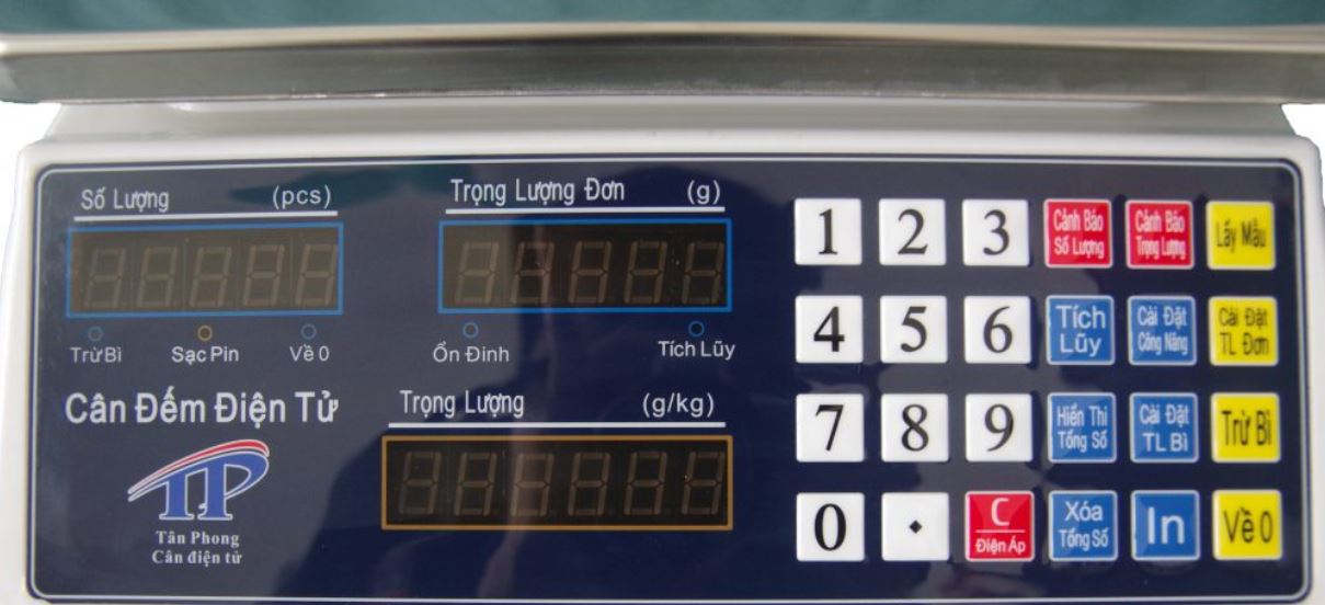 Sử dụng cân điện tử cũng có thể đo độ dày tôn tương ứng với trọng lượng