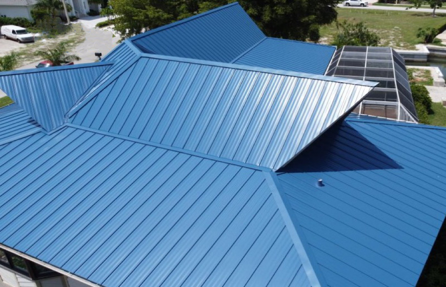 Tôn xanh dương mang lại cảm giác dễ chịu, mát mẻ