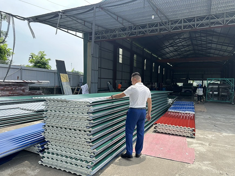 Mái tôn nếu bảo quản trong thời gian dài nên đặt trong kho bãi có mái che