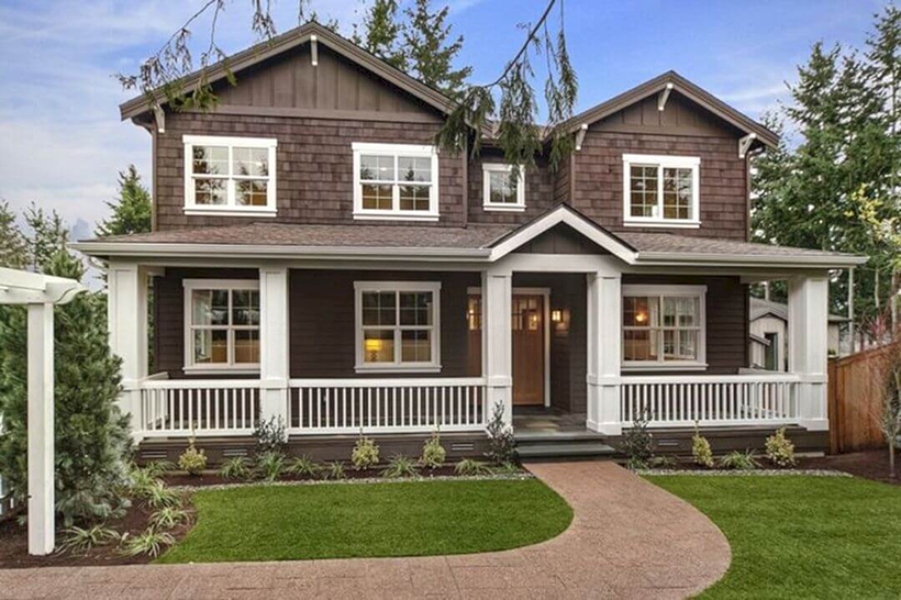 Ngôi nhà màu nâu mang phong cách sang trọng, cổ kính