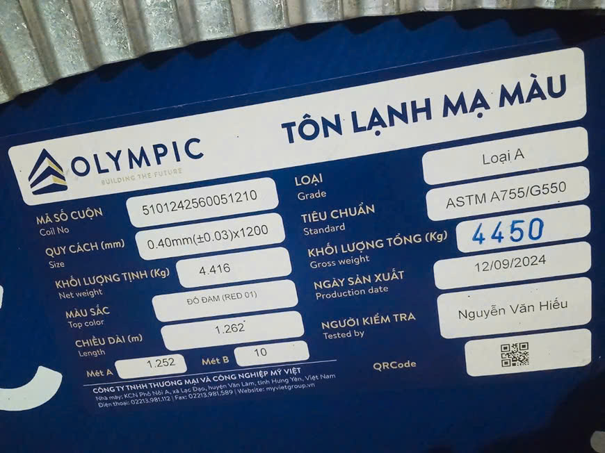 Tem nhãn rõ ràng, có mã số truy xuất nguồn gốc là dấu hiệu nhận biết tôn chính hãng