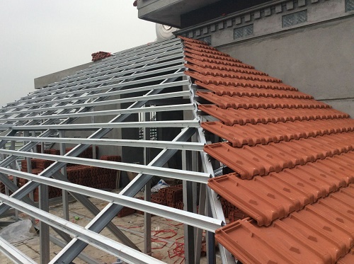 Mái ngói đòi hỏi kết cấu mái phải cực kỳ chắc chắn và phức tạp hơn
