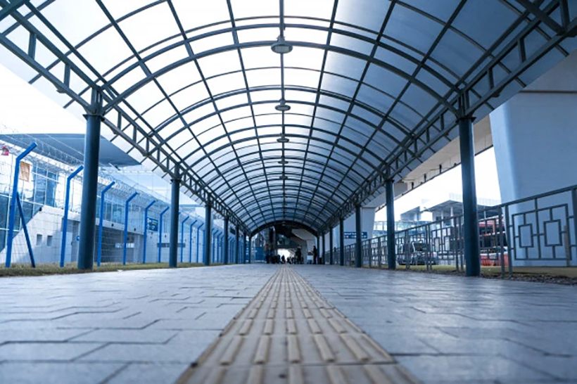 Công trình công cộng lắp đặt tấm lợp lấy sáng