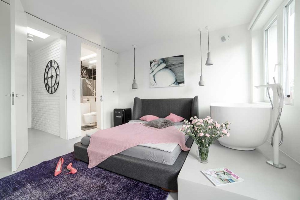 Phòng ngủ đối diện nhà vệ sinh sẽ khiến giấc ngủ không tốt, dễ gặp ác mộng, về lâu dài khiến sức khỏe giảm sút