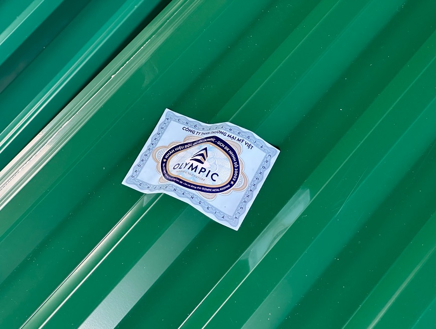Trên mỗi sản phẩm tôn lạnh Olympic đều có dán tem chống hàng giả được in sắc nét