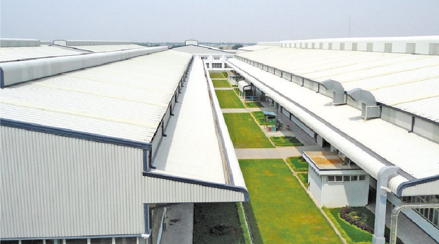 Với nhà xưởng, kho bãi nên dùng tôn lợp có độ dày từ 4.5 - 5 zem nhầm đảm sự kiên cố cho công trình