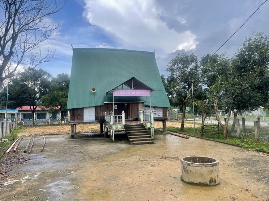 Mái nhà lợp tôn phổ biến ở Tây Nguyên miền núi