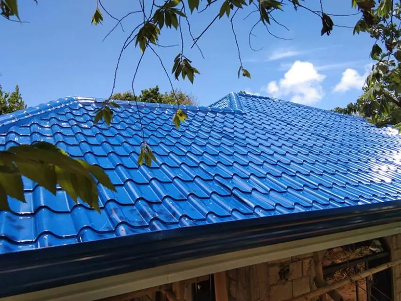 Lắp đặt hệ thống máng xối đầy đủ cho công trình