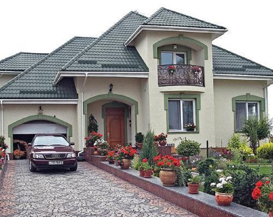 Mái tôn kim cương tôn lên vẻ sang trọng của công trình biệt thự