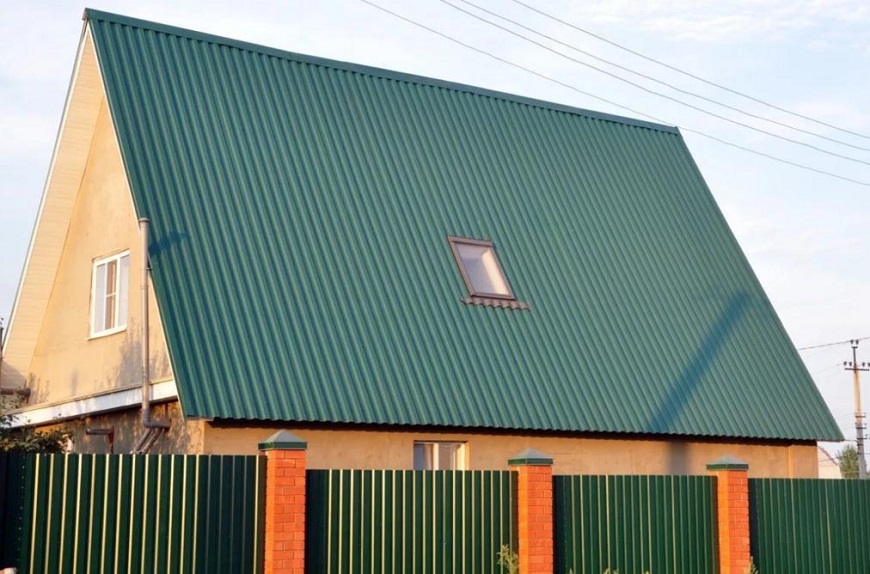 Nhà cấp 4 với mái tôn kim cương dốc độc đáo