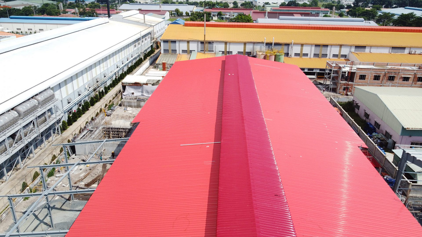 Mẫu 3: Nhà xưởng mái tôn được thiết kế với không gian rộng và linh hoạt để sử dụng