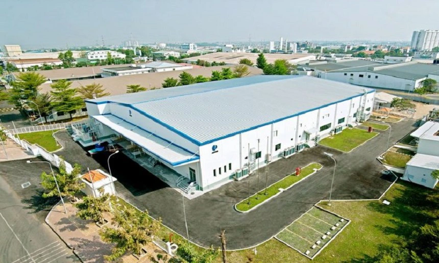 Mẫu 1: Nhà xưởng mái tôn hiện đại với thiết kế đơn giản