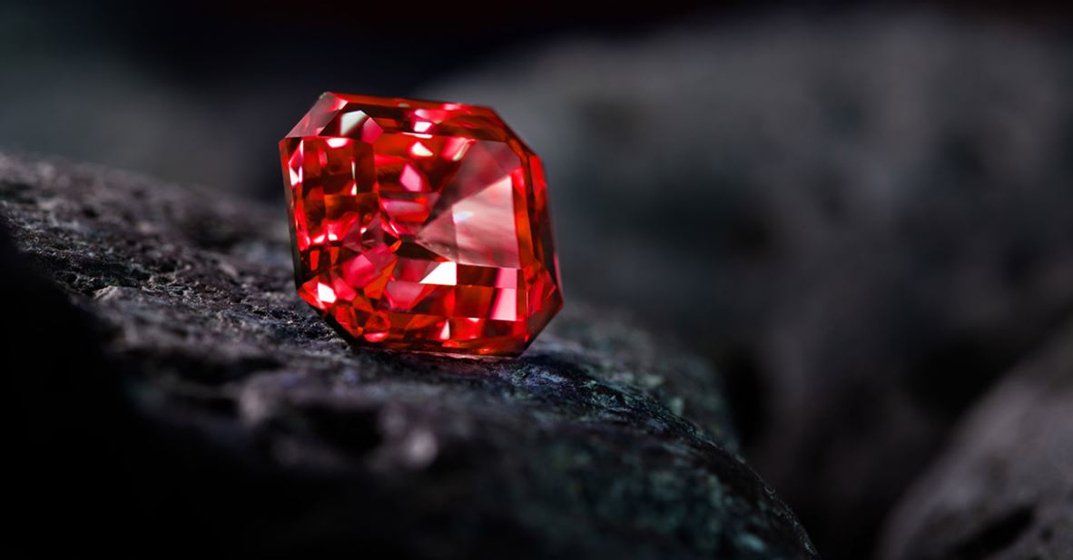 Tôn cách nhiệt Olympic 6 sóng đỏ kim cương lấp lánh tựa viên kim cương rực rỡ