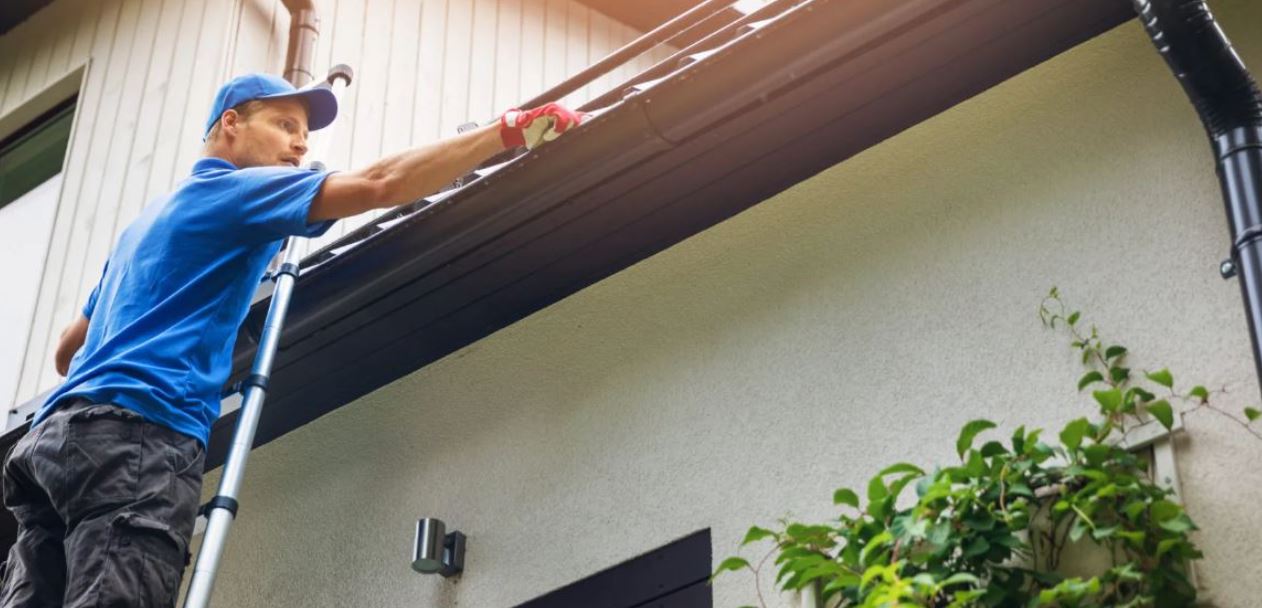 Thường xuyên bảo dưỡng để tôn lợp mái luôn bền đẹp như mới