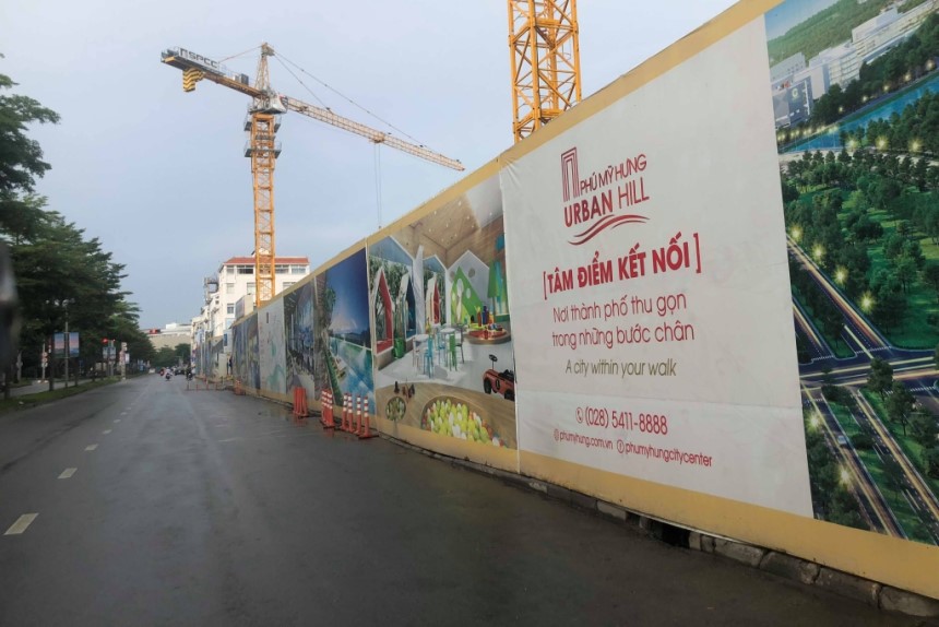 Vách tôn kết hợp bạt hiflex để quảng cáo