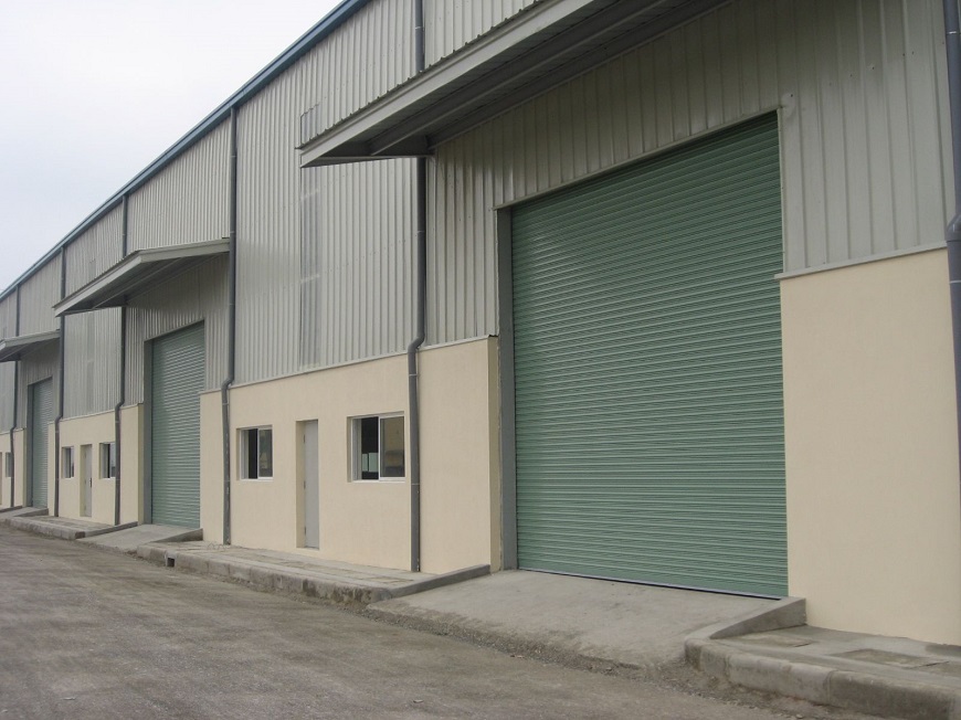 Tôn cán sóng vuông 1 lớp còn thoát nước cực nhanh, rất phù hợp cho các nhà xưởng thường xuyên phải hứng chịu mưa lớn