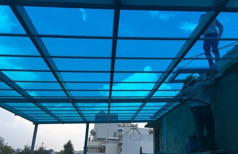 Lắp đặt tấm lợp lấy sáng cho công trình dân dụng