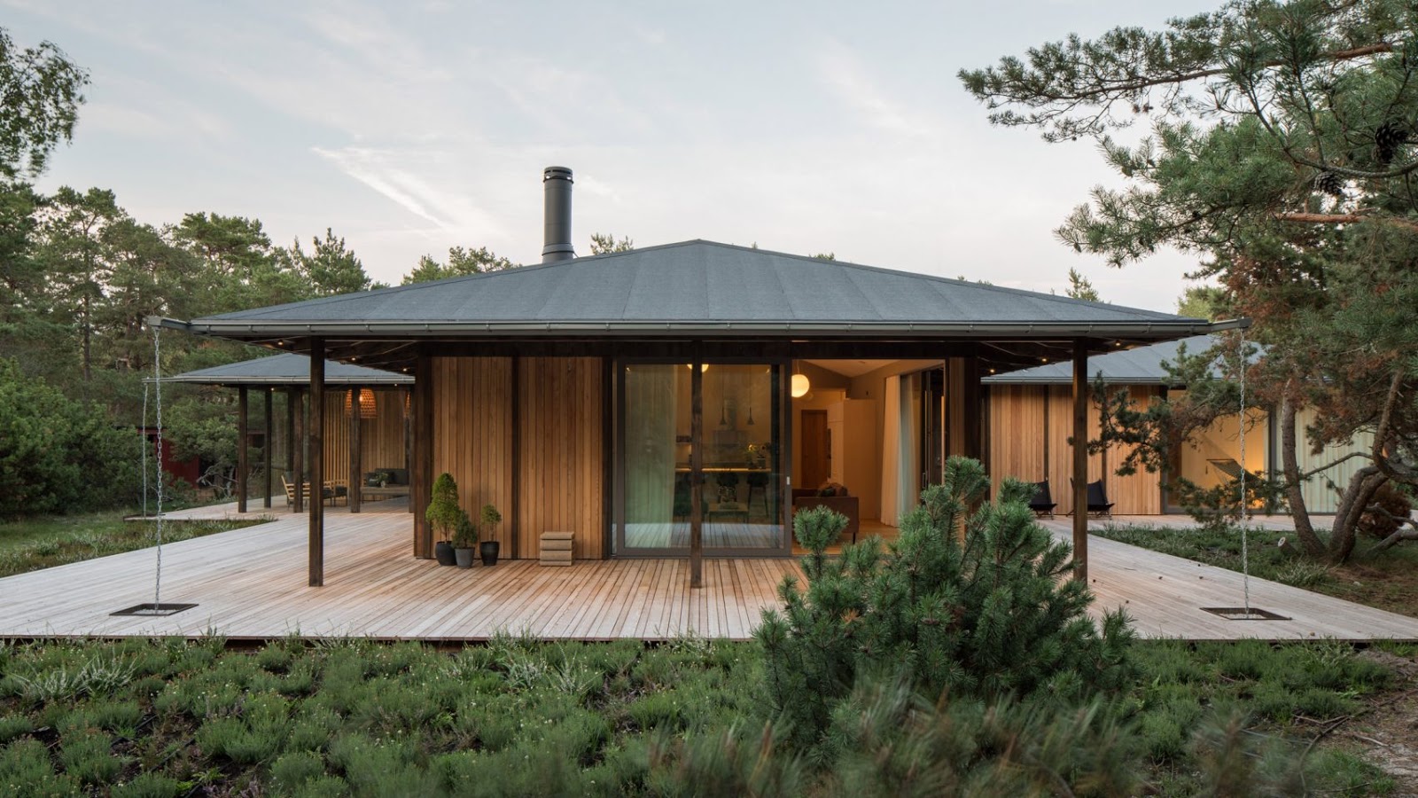 Nhà tiền chế là loại nhà xây dựng bằng cách lắp ghép các vật liệu đã được tính toán, định hình sẵn trước đó