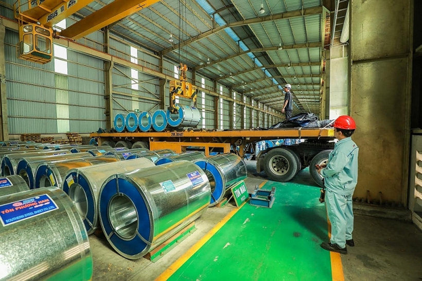 Bên trong nhà máy sản xuất tôn Phương Nam - Việt Nhật