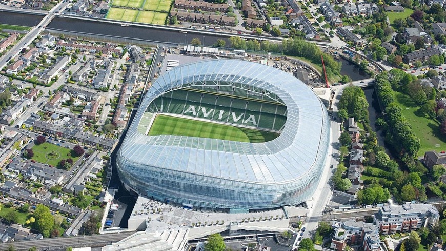 Mái vòm sân vận động sử dụng tấm lợp Olympic giúp tạo ánh sáng cho không gian thi đấu và khán đài được bảo vệ khỏi các yếu tố thời tiết