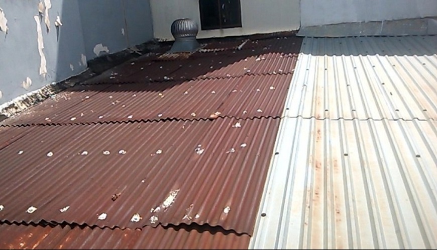 Trong trường hợp mái tôn đã bị dột nghiêm trọng và lan rộng, thay mới mái tôn là giải pháp an toàn và tiết kiệm hơn về lâu dài, giúp bảo vệ không gian sống, thiết bị nội thất và kết cấu bên trong công trình