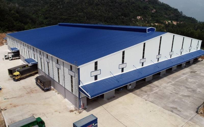 Công trình nhà xưởng được lợp mái tôn cách nhiệt kiên cố