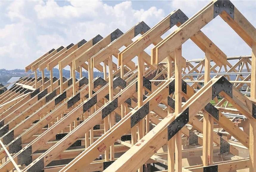 Hệ thống kèo đồ sộ của mái ngói làm gia tăng chi phí xây dựng