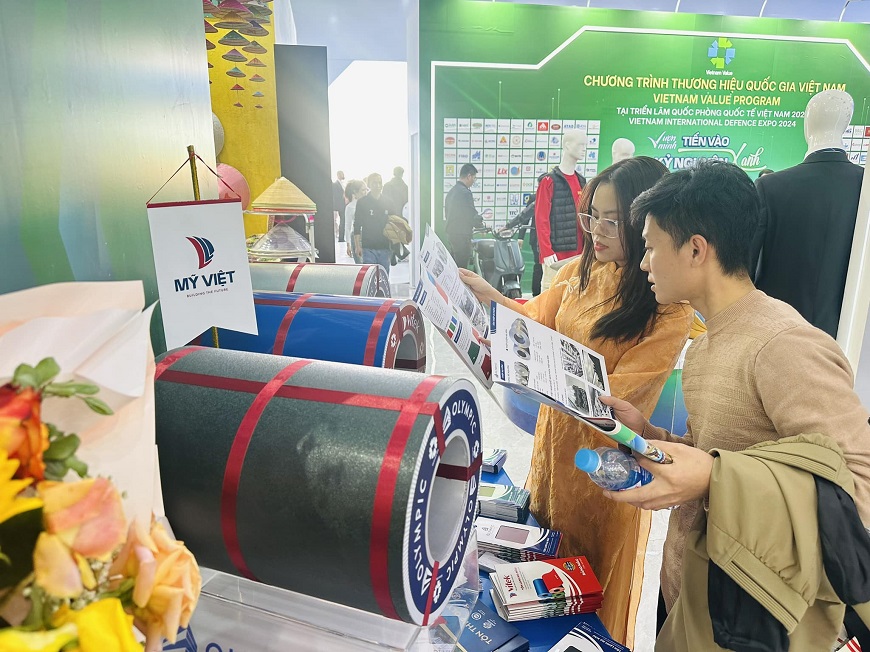 Nguyên liệu thép nền của tôn chống cháy Olympic được làm từ cuộn tôn mạ màu Olympic chất lượng cao