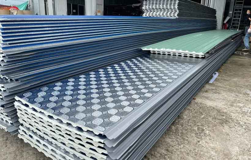 Ưu tiên mua tôn chống cháy Olympic xanh ngọc tại các đại lý phân phối uy tín