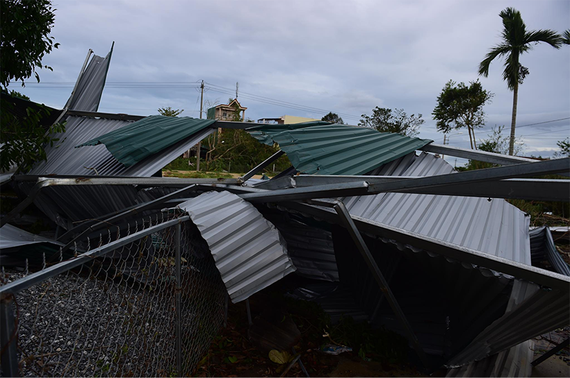 Bão cấp 12 có thể cuốn bay mái tôn nếu không có biện pháp phòng tránh