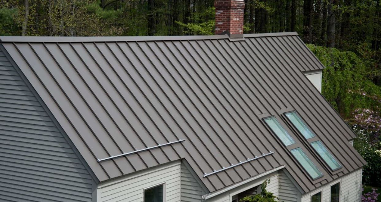 Tôn lợp mái Olympic màu ghi xám được ứng dụng làm nhà ở dân dụng