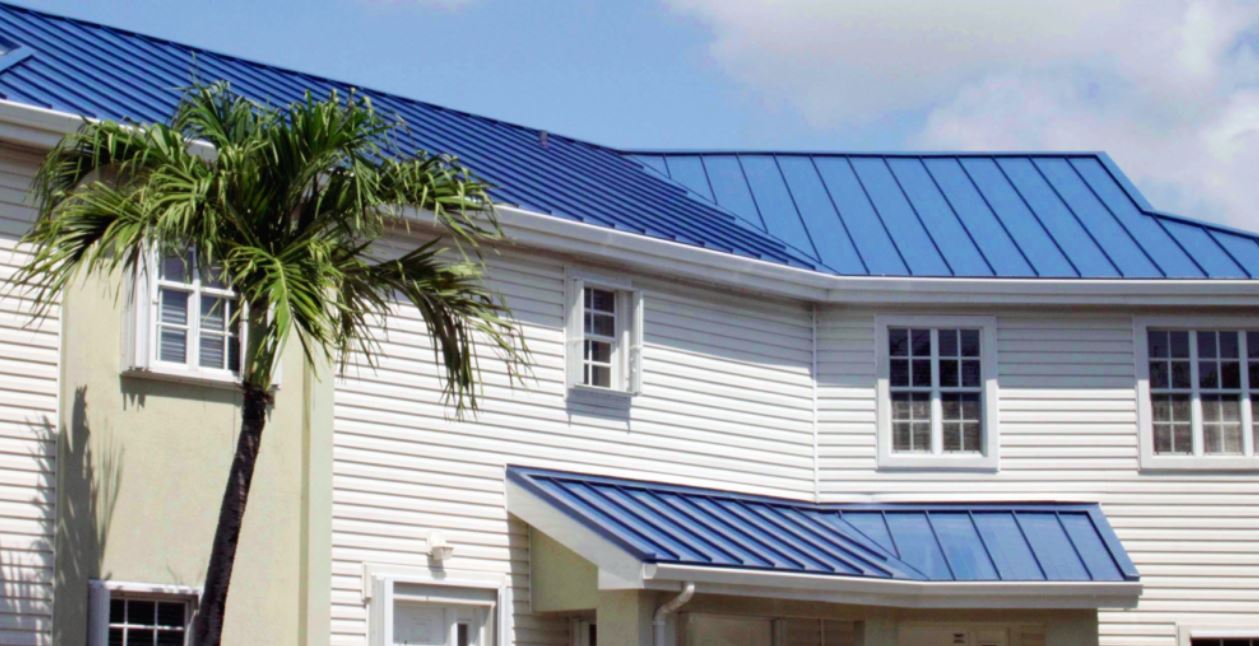 Tôn Olympic màu xanh dương làm tăng vẻ đẹp cho công trình