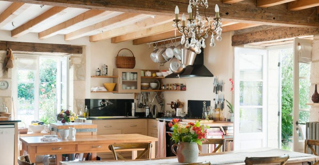 Một thiết kế phong cách đồng quê với một tổng thể rất ăn nhập từ màu sắc cho tới nội thất.