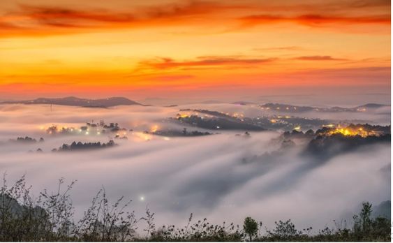 Khung cảnh bình minh Đà Lạt