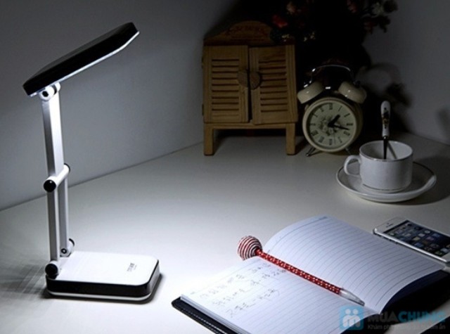 đèn led bàn học