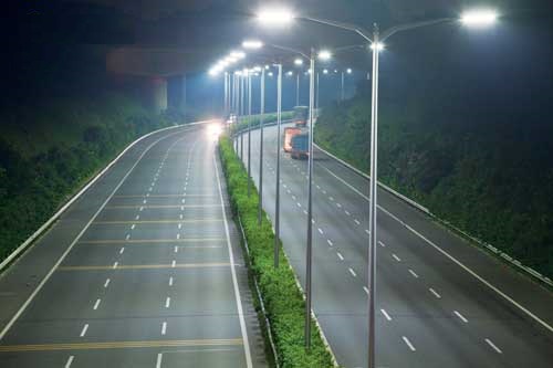 Đèn led trong chiếu sáng giao thông đô thị.