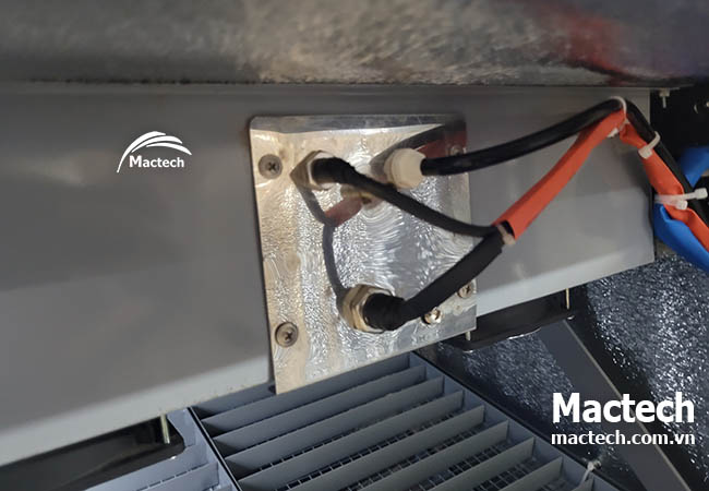 Xử lý khi máy ấp trứng báo hết nước mãi không tắt