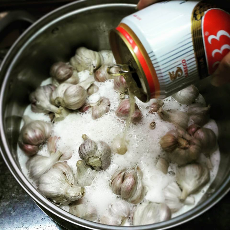 Ngâm tỏi vào bia
