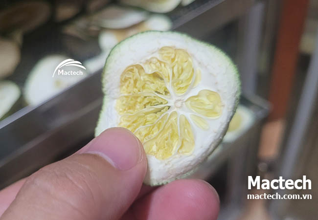 Bưởi non sấy khô làm trà