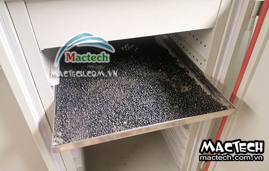 So sánh đậu đen rang tay và đậu đen rang máy, loại nào tốt hơn