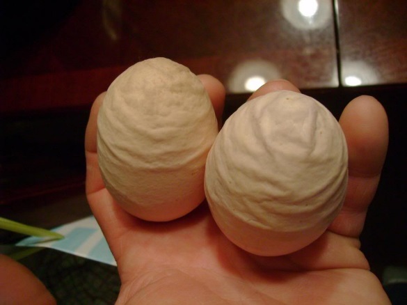 Trứng sần sùi nhăn nheo