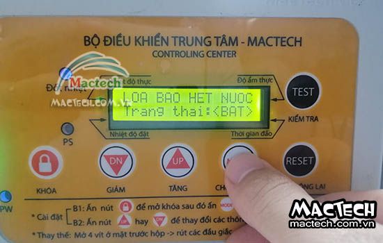 Cách bật tắt chuông báo hết nước trên máy ấp trứng Mactech