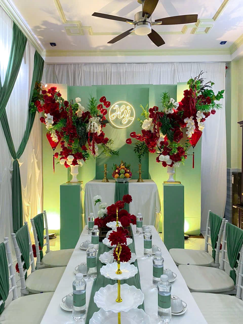 Trang trí gia tiên tone xanh