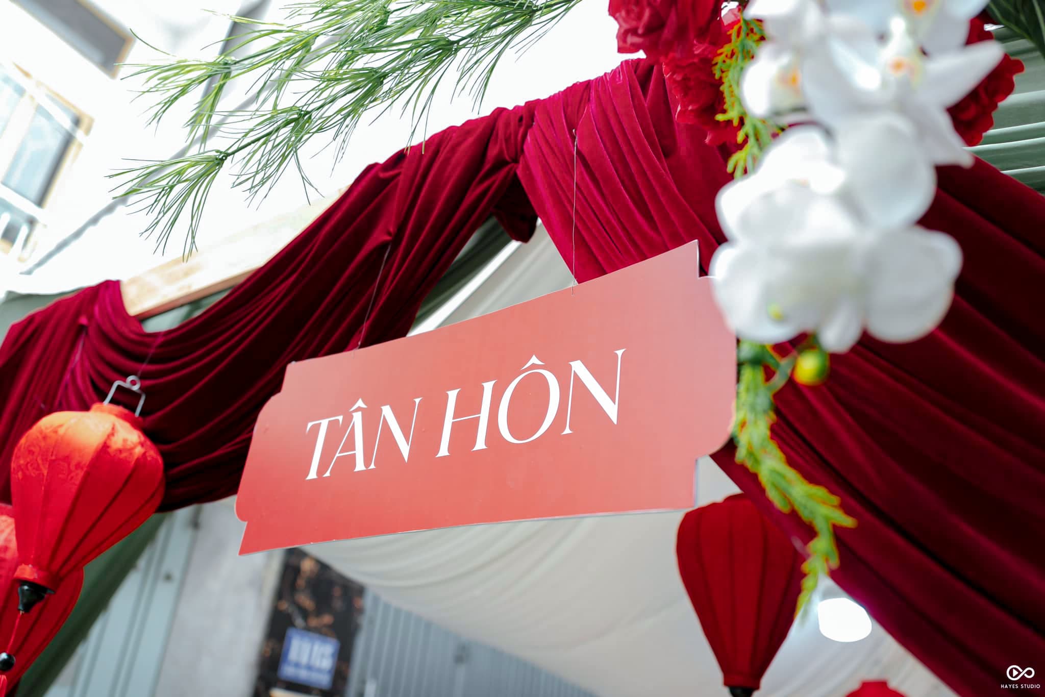 Trang trí gia tiên tone xanh