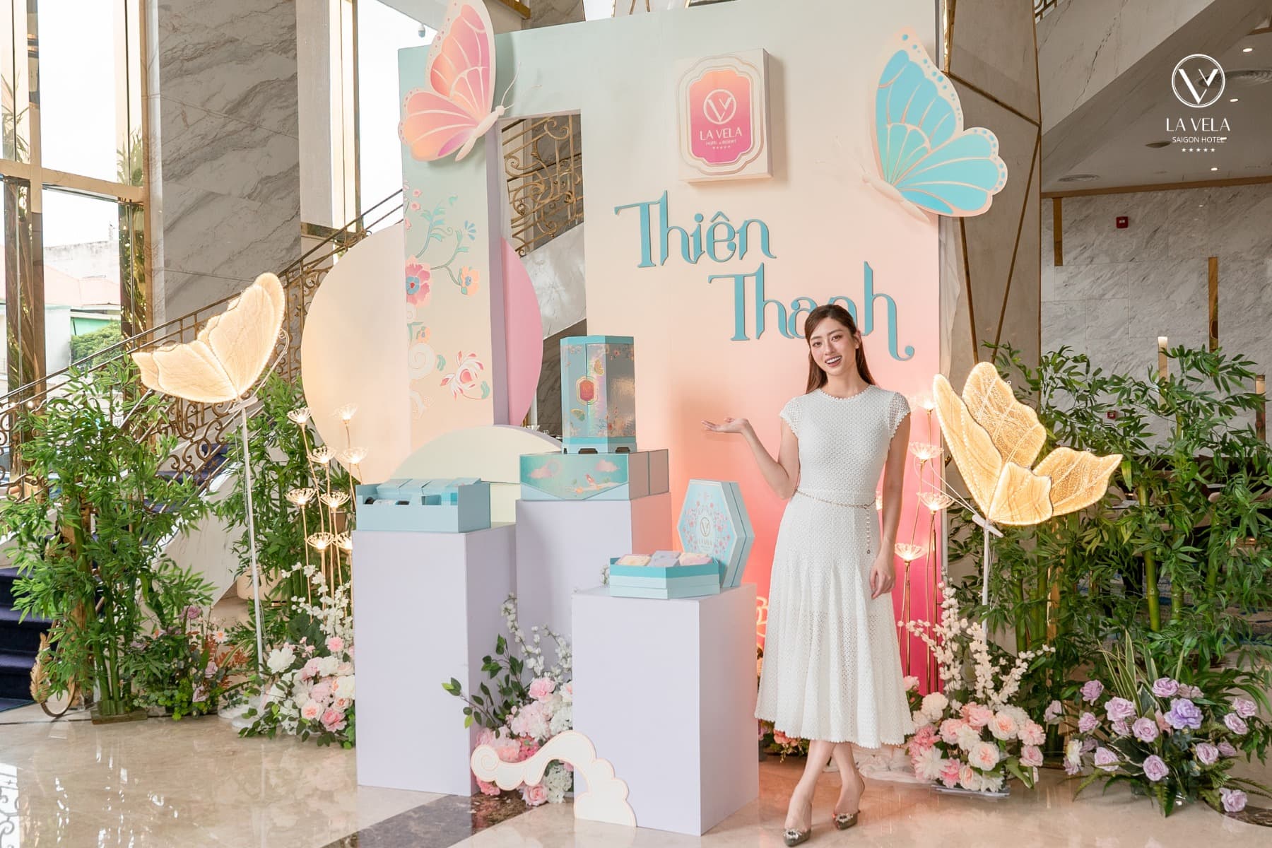 Trang Trí Trung Thu Tone Thiên Thanh Tại La Vela