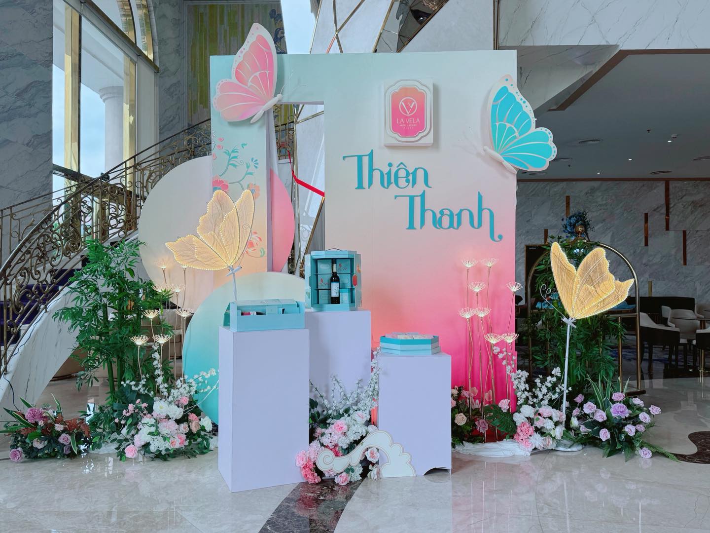 Trang Trí Trung Thu Tone Thiên Thanh Tại La Vela